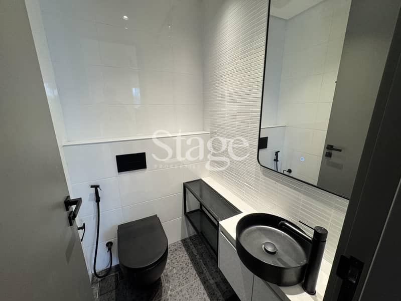 Single Row Unit | Lagoon View | Luxury 4 BR Villa - Image 6