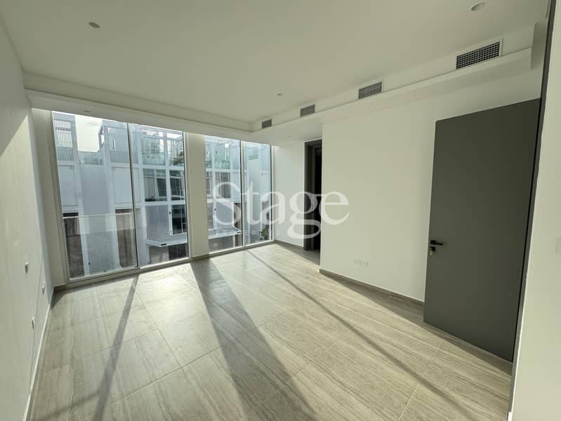 Single Row Unit | Lagoon View | Luxury 4 BR Villa - Image 11