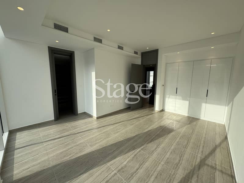 Single Row Unit | Lagoon View | Luxury 4 BR Villa - Image 20