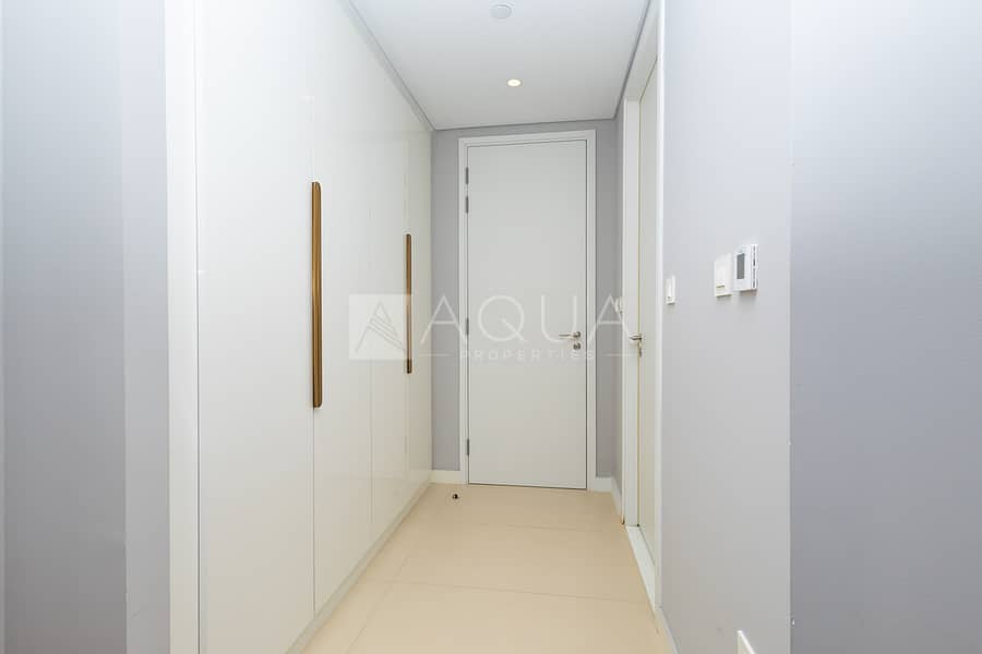 EXCLUSIVE l 2 Beds l Italian Furniture - Image 11