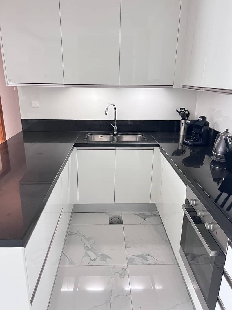 Fully Furnished 2 Bed | Pool View | Meera Tower - Image 14