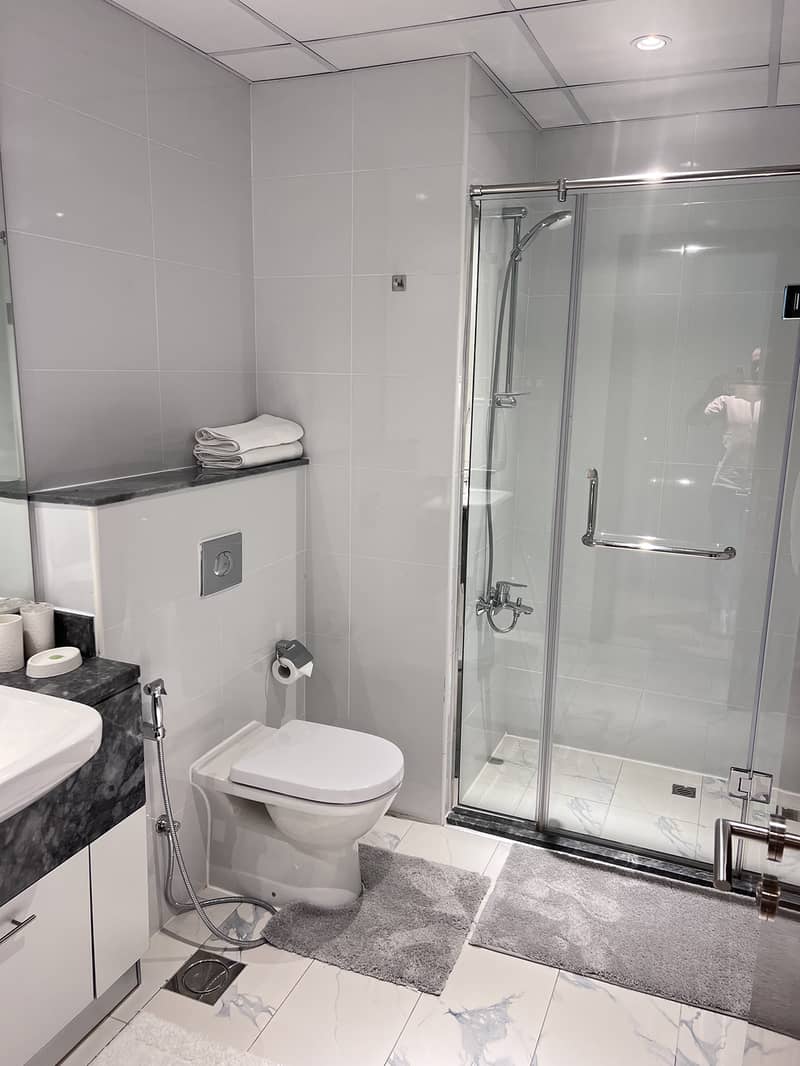 Fully Furnished 2 Bed | Pool View | Meera Tower - Image 19