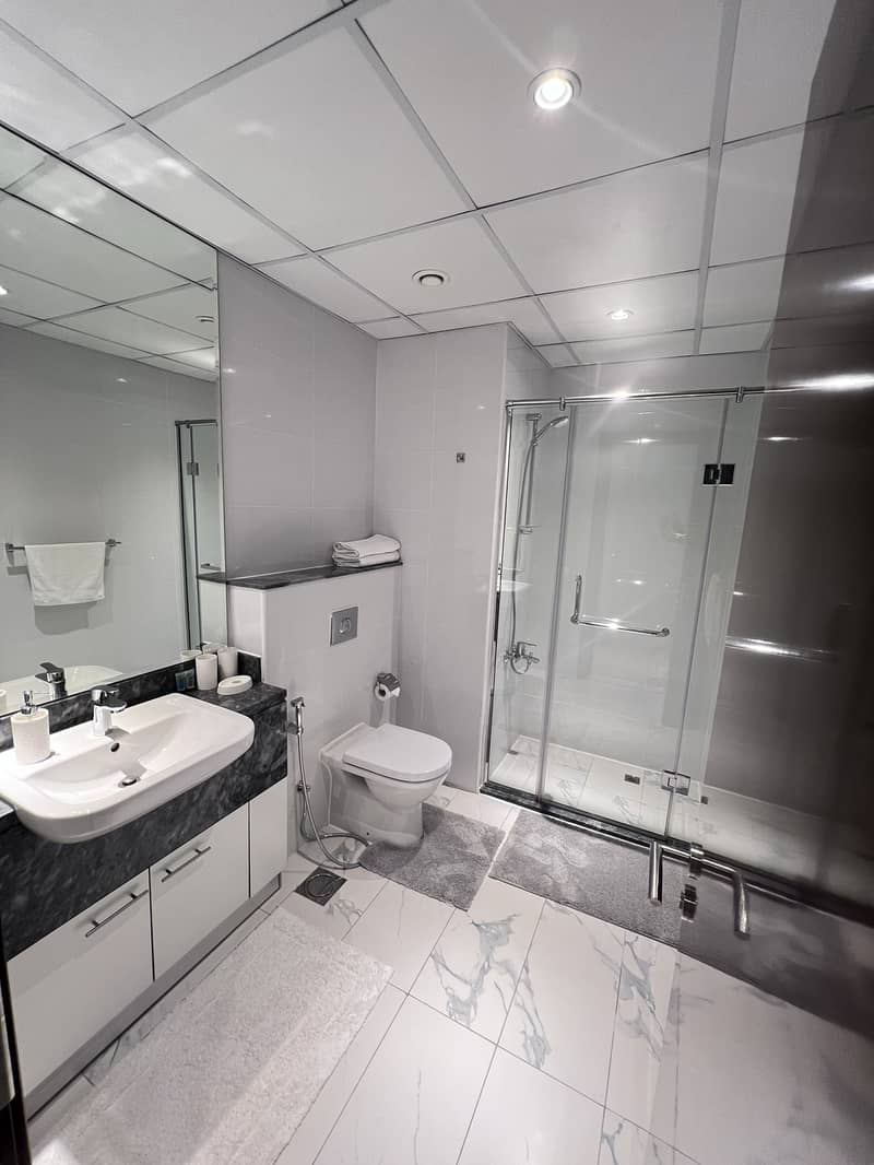 Fully Furnished 2 Bed | Pool View | Meera Tower - Image 20