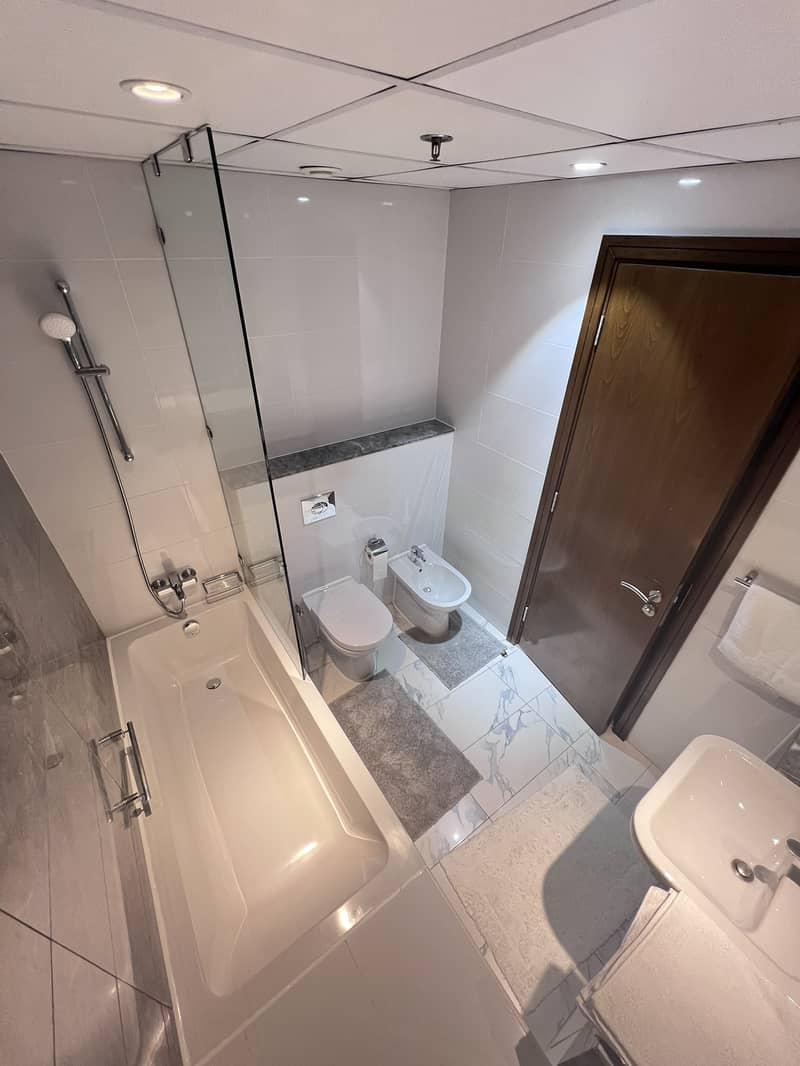 Fully Furnished 2 Bed | Pool View | Meera Tower - Image 28