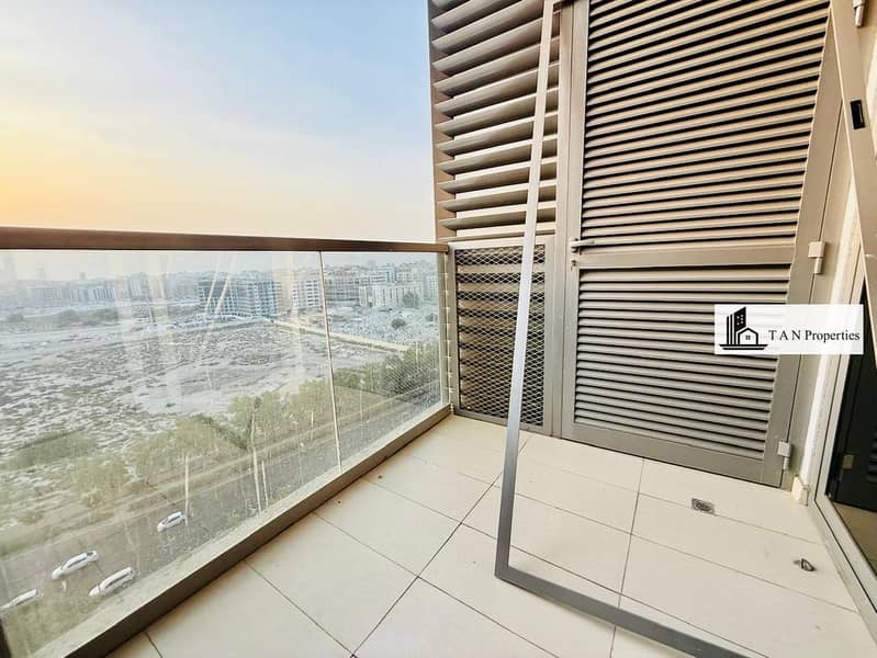 Spacious 2BR Apartment with Modern Amenities - Image 6