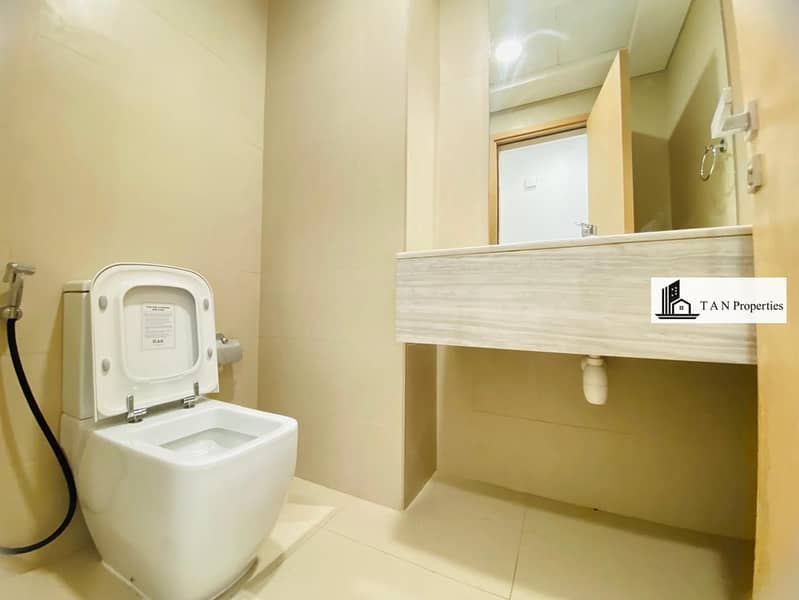 Spacious 2BR Apartment with Modern Amenities - Image 17