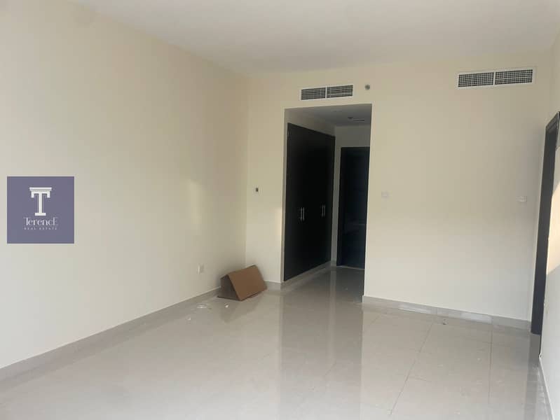 Massive One bedroom | ready to move in | Vacant