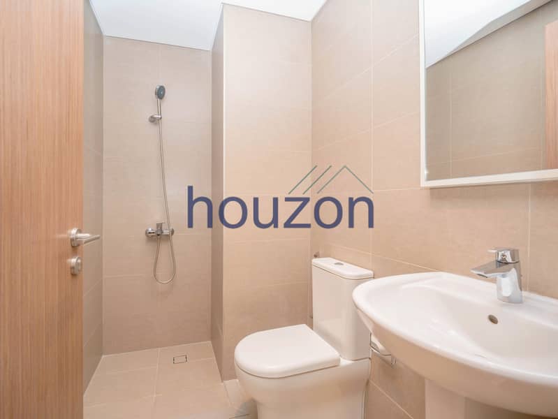 Spacious 2BR | Burj Khalifa + Fountain Views - Image 7