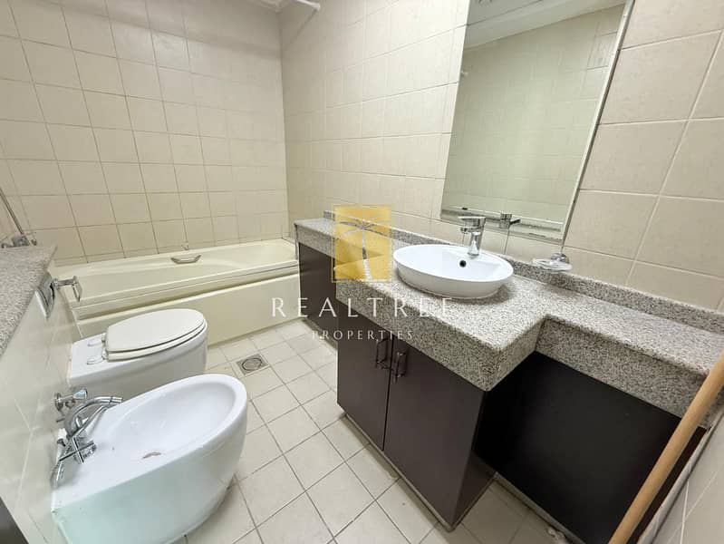 MOVE-IN READY | HIGH FLOOR | PRIME LOCATION - Image 11