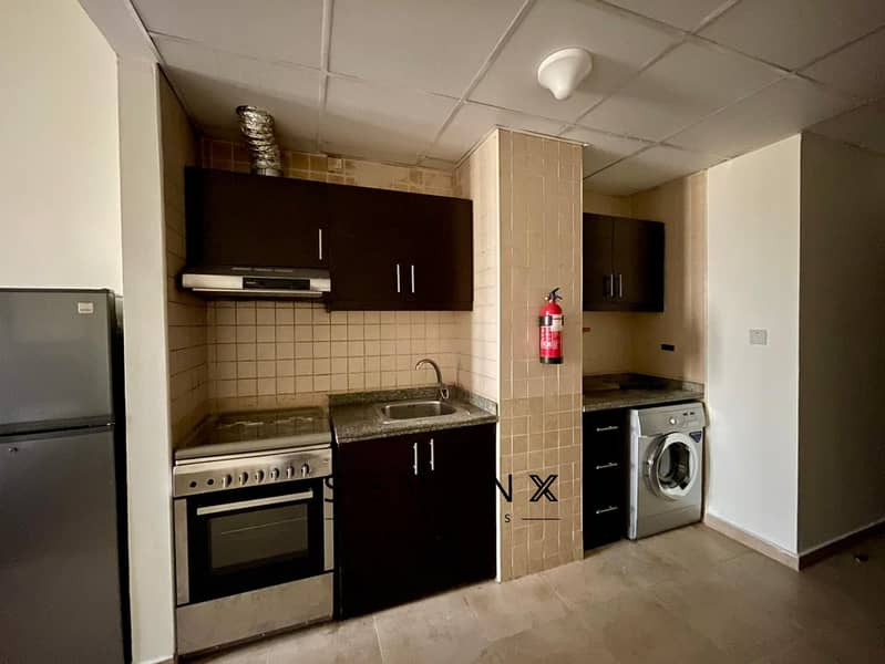 Chiller Free | Semi Furnished | Prime Location