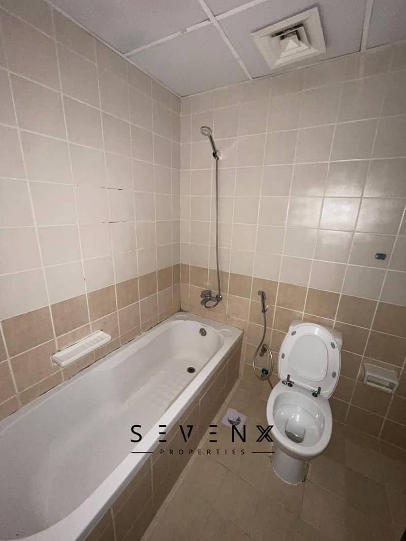 Chiller Free | Semi Furnished | Prime Location - Image 8