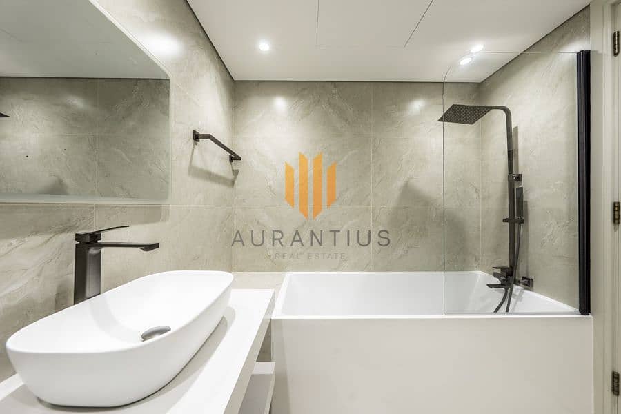 Luxury Renovated |1-BR + Guest Bath |Marina Tower - Image 7