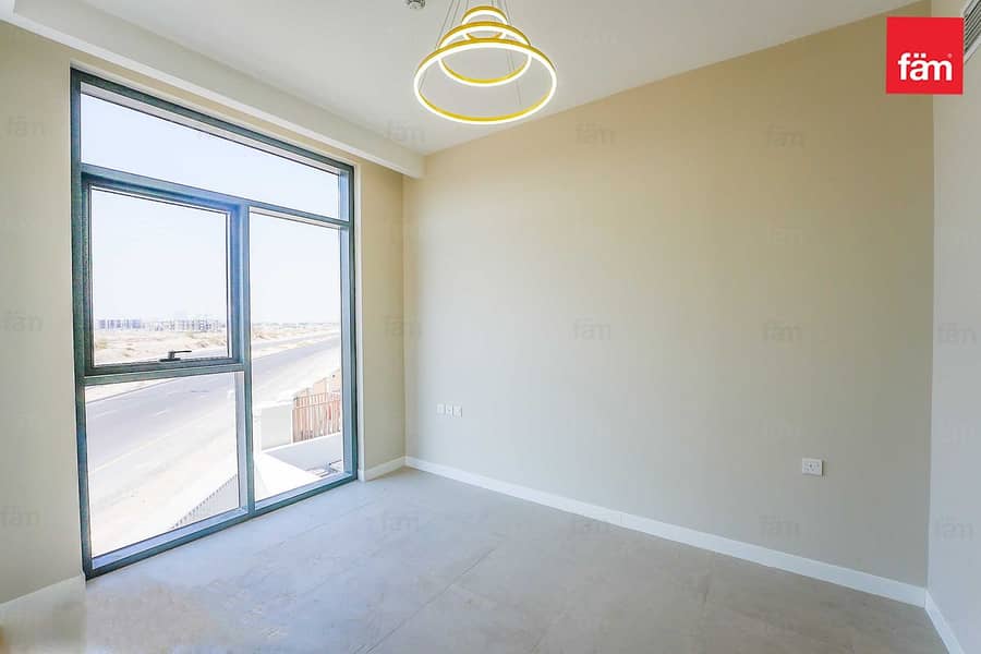 Spacious | Duplex | Vacant | Negotiable - Image 13