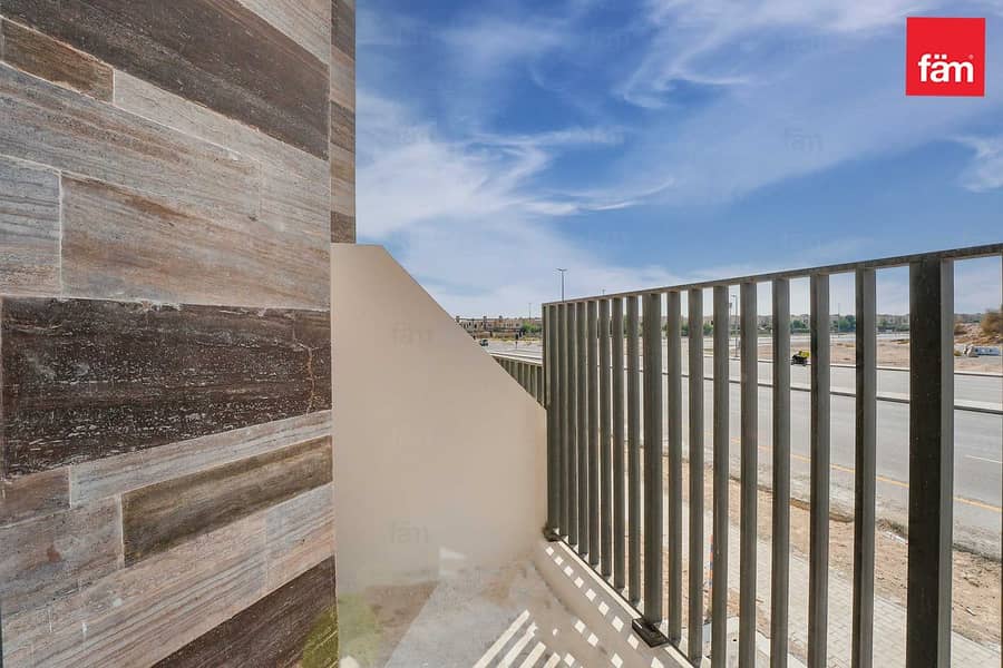 Spacious | Duplex | Vacant | Negotiable - Image 14