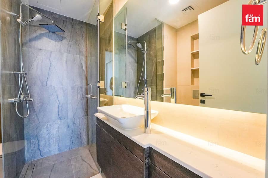 Spacious | Duplex | Vacant | Negotiable - Image 18