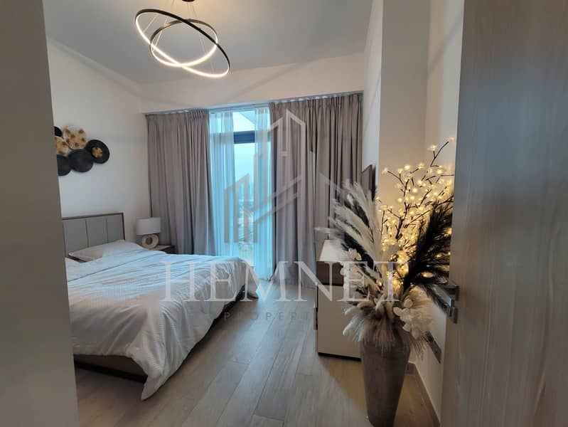 Furnished Luxury | High Floor | Vacant - Image 11