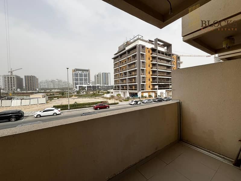 EXCLUSIVE | STUDIO W/ BALCONY | UPGRADED - VACANT