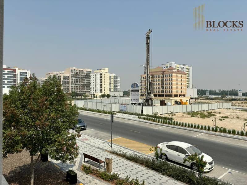 EXCLUSIVE | STUDIO W/ BALCONY | UPGRADED - VACANT - Image 6