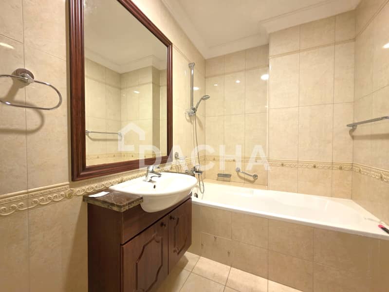 Vacant | Unfurnished | Spacious - Image 12