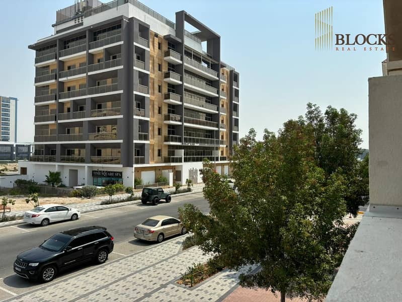 EXCLUSIVE | STUDIO W/ BALCONY | UPGRADED - VACANT - Image 8