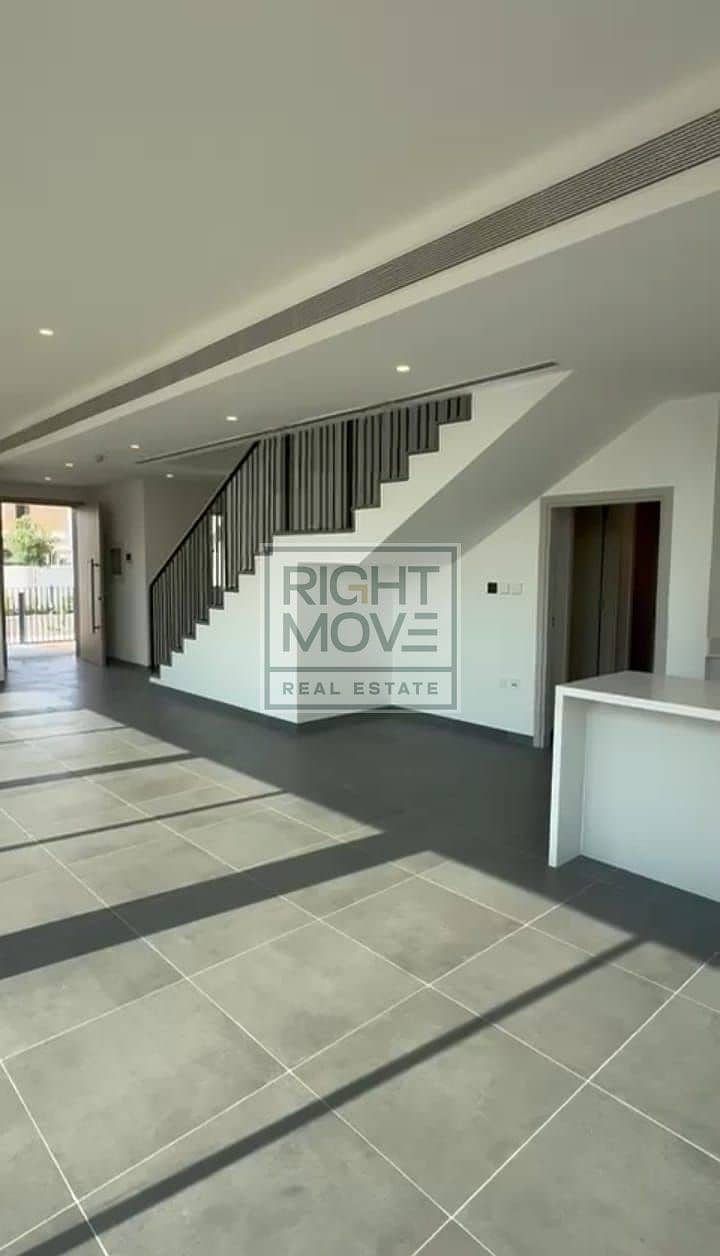 4-BEDROOM VILLA FOR RENT | SINGLE ROW |SIDE GARDEN