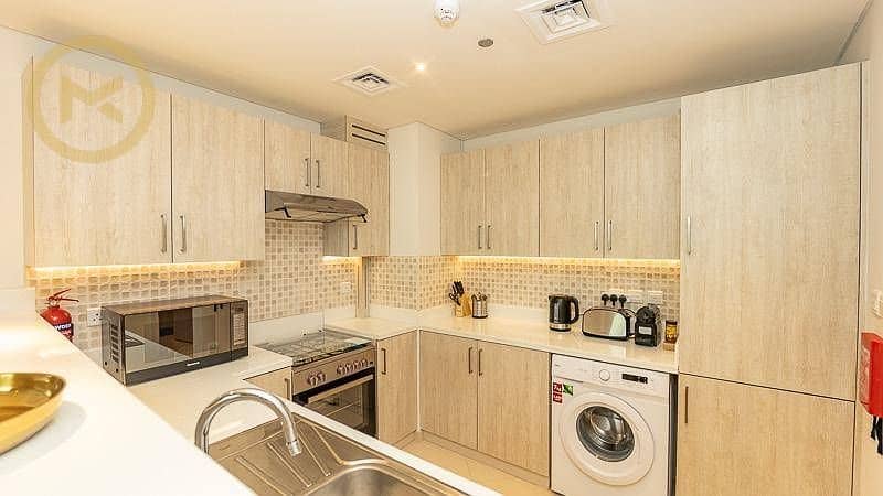 1 BEDROOM| SEA VIEW| Spacious Unit