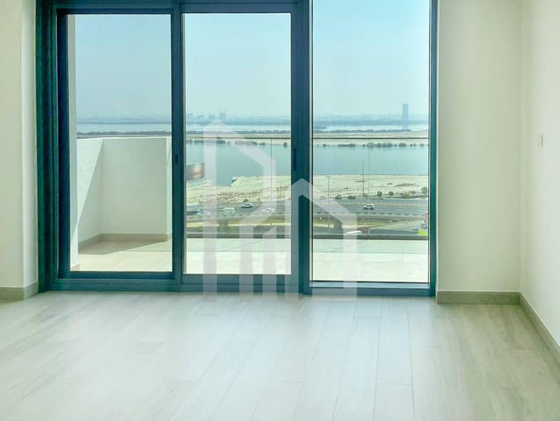 Burj Khalifa View | Kitchen Equipped | High Floor