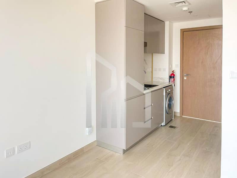 Burj Khalifa View | Kitchen Equipped | High Floor