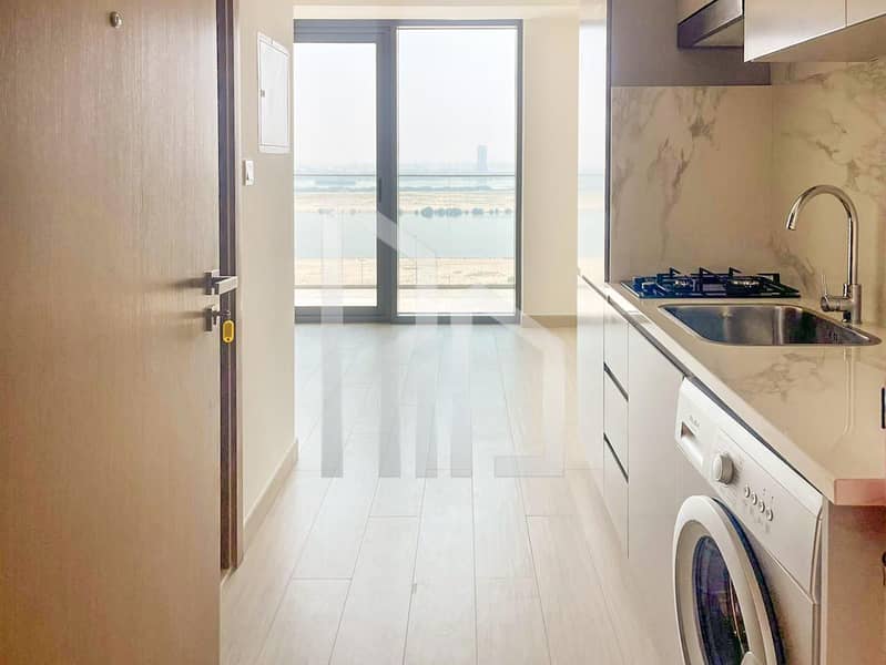 Burj Khalifa View | Kitchen Equipped | High Floor