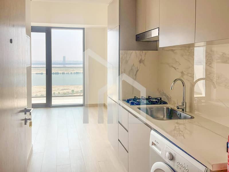 Burj Khalifa View | Kitchen Equipped | High Floor