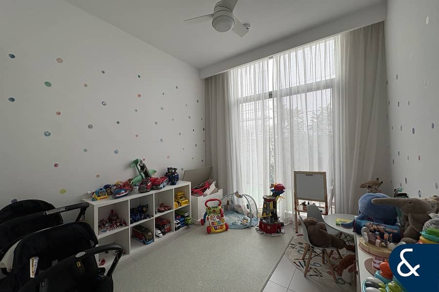 4 Bedroom | Private Garden | Available March - Image 9