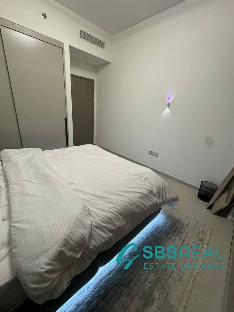 Spacious | Skyscrapers View | Ready to Move In