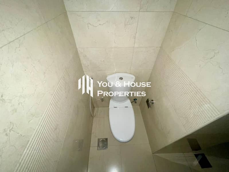 Modern 3-Bedroom Villa | With Fitted Kitchen I Stylish Finishes - Prime Location