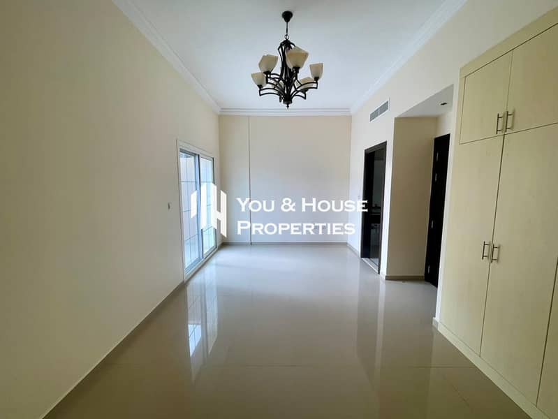 Modern 3-Bedroom Villa | With Fitted Kitchen I Stylish Finishes - Prime Location - Image 13