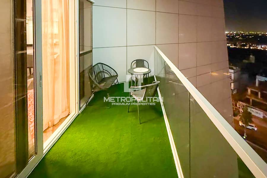 Bright Furnished Unit| Pool View| Spacious Balcony