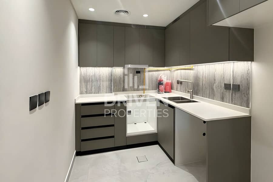 Fully Furnished | Brand New | Marina Skyline View - Image 6