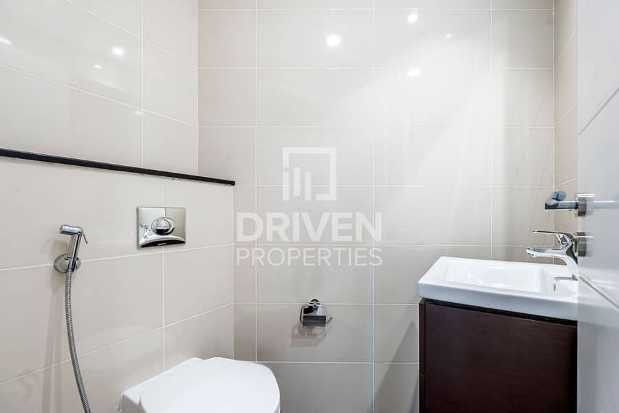 Brand New Unit | Vacant | Fully Furnished - Image 14