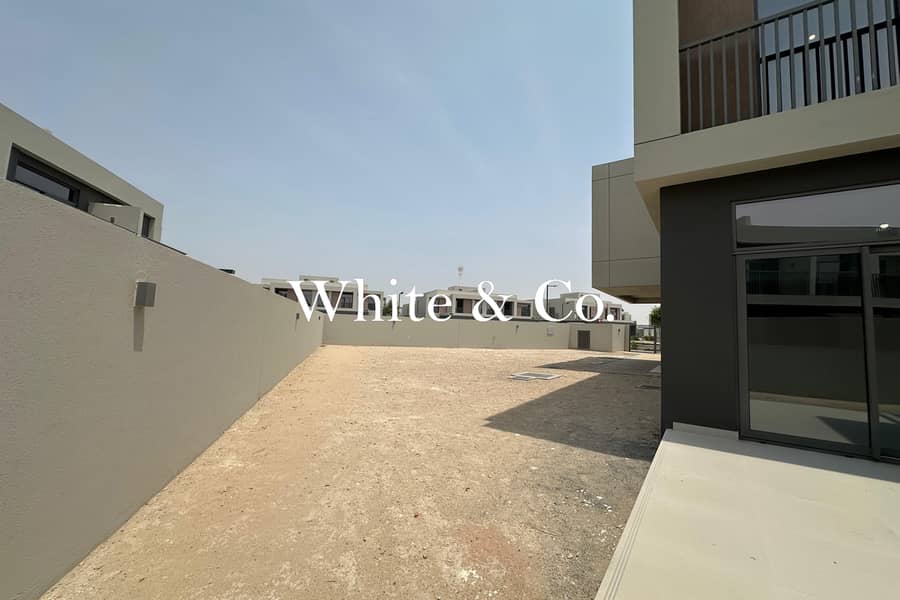Semi-detached Villa | Rooftop | Large Plot - Image 9