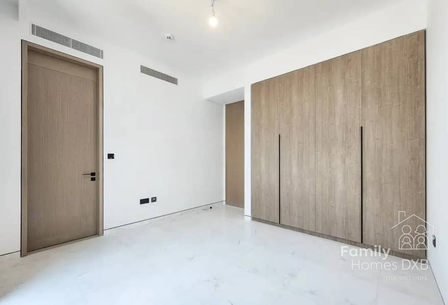 Good location | Internal | Open kitchen - Image 11