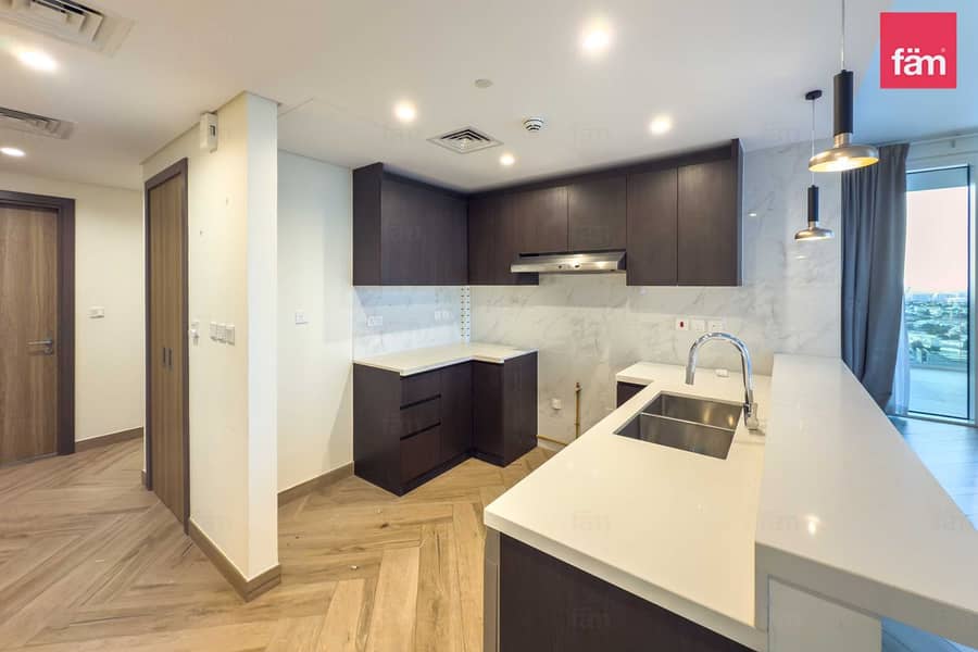 Vacant I Presitine Condition I Beautiful Views - Image 10