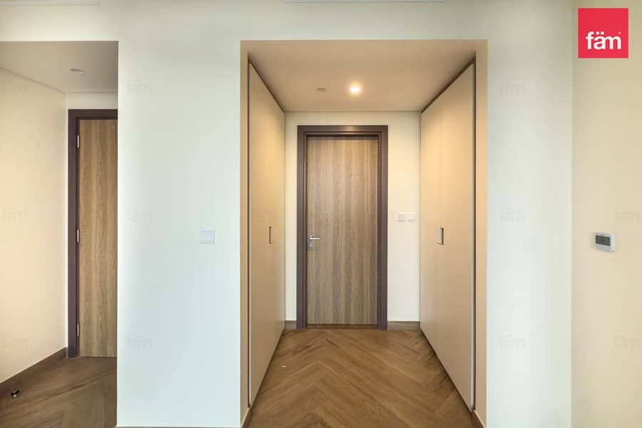 Vacant I Presitine Condition I Beautiful Views - Image 11