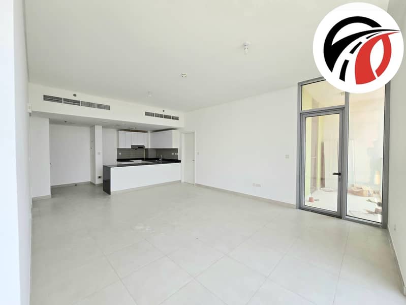 Spacious Apartment ! Pool Facing ! With All Aminities ! Read to move