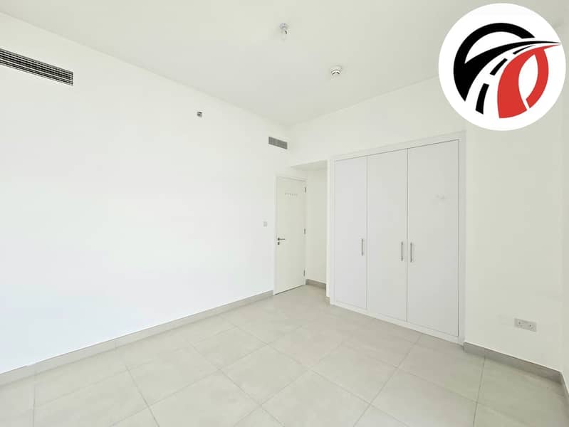 Spacious Apartment ! Pool Facing ! With All Aminities ! Read to move - Image 7