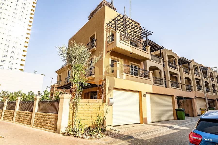 MASSIVE GRAND VILLA // LIVE LARGE : LIVE LUXUROUSLY - Image 11