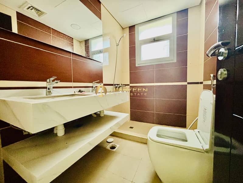 Community View | Prime Location | Spacious Unit - Image 19