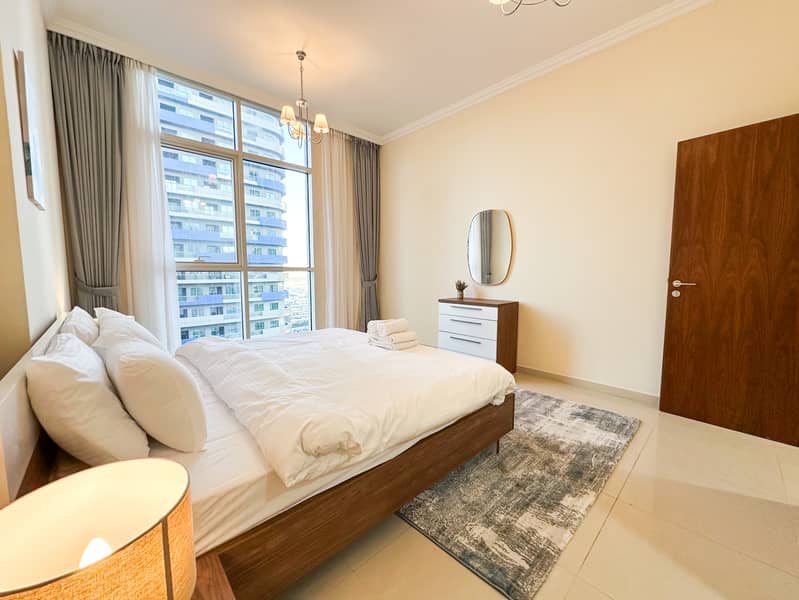 Elegant 1BR in Dunya Tower, Downtown Dubai