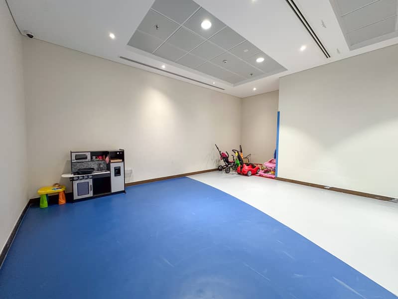 Elegant 1BR in Dunya Tower, Downtown Dubai - Image 17