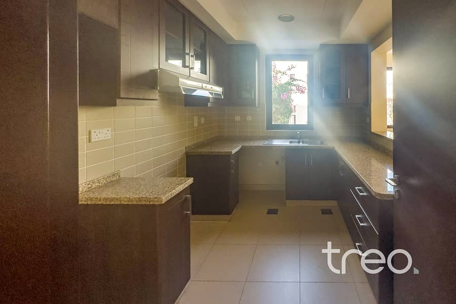 3BR | Vacant | Close to Entrance