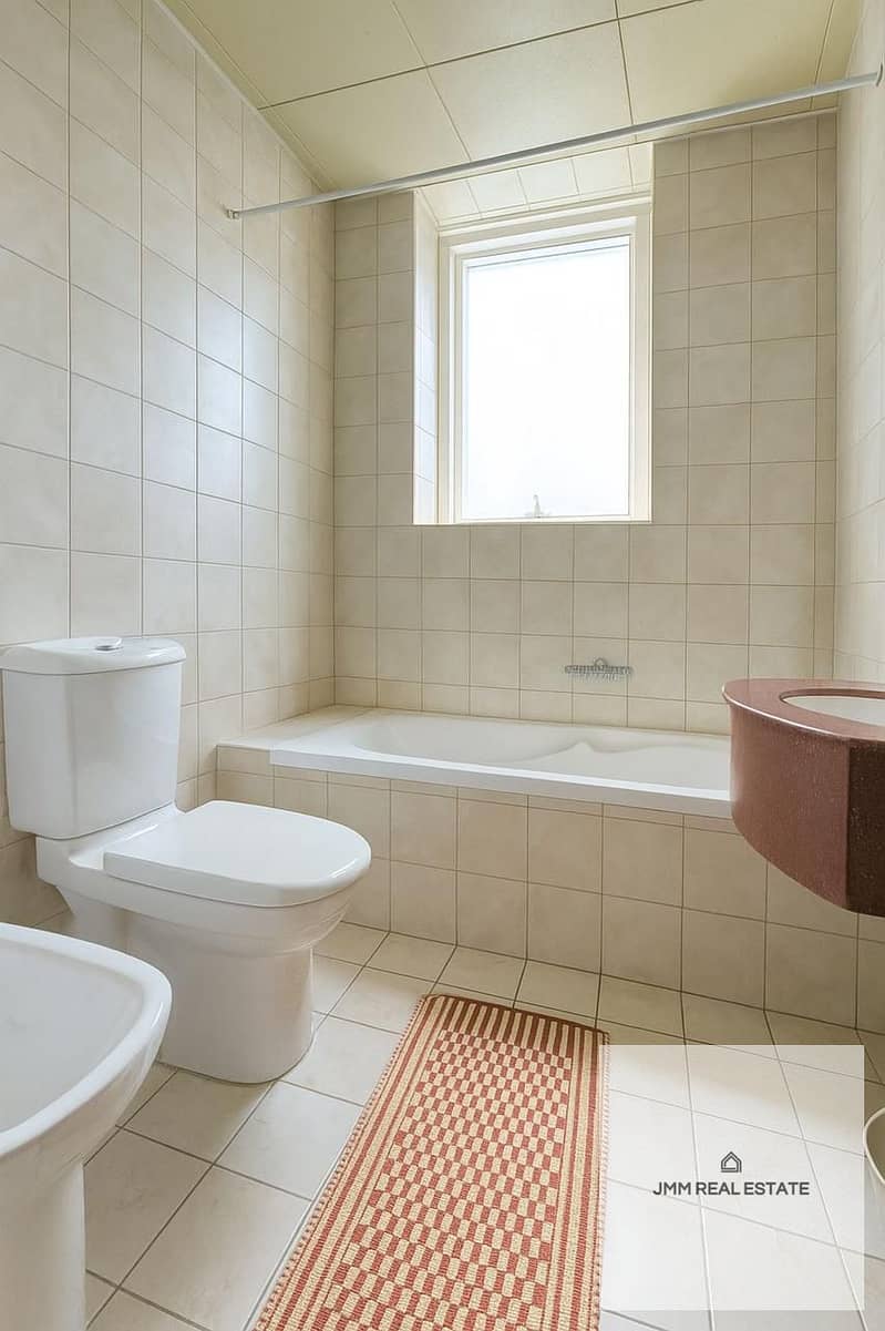 LAKE VIEW | READY TO MOVE IN | BRAND NEW - Image 6