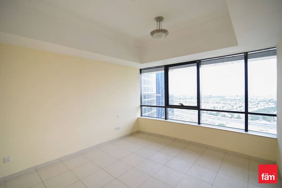 Top Layout | Higher Floor | Chiller Free | Vacant - Image 6